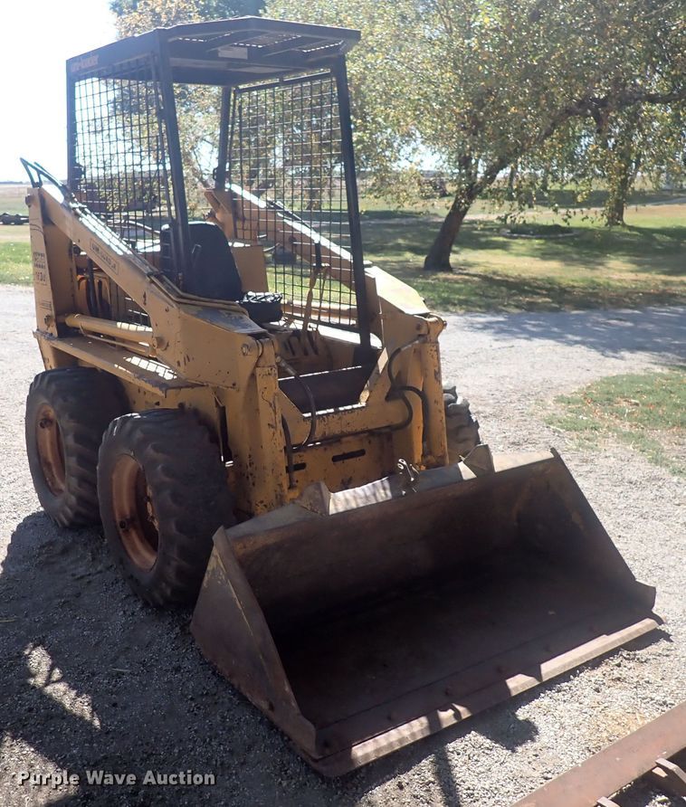 image for item DQ3012 1974 Case 1830  skid steer loader