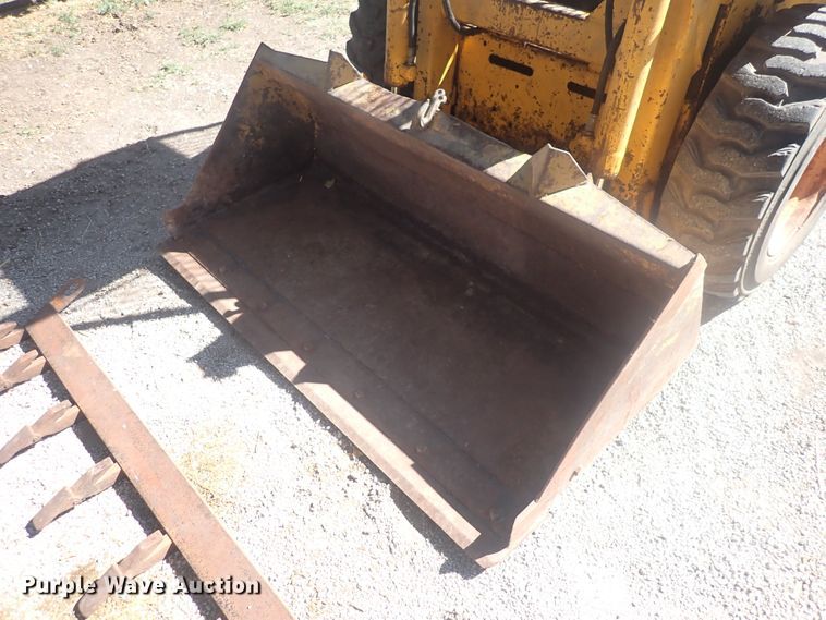 image for item DQ3012 1974 Case 1830  skid steer loader