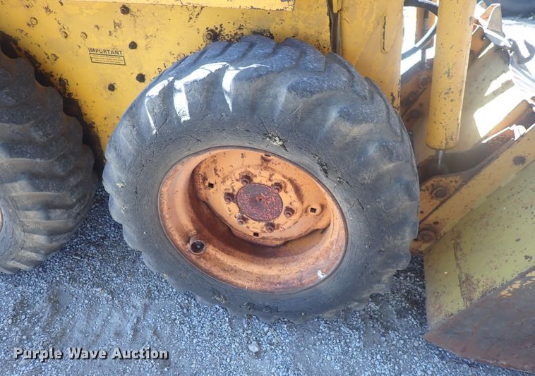 image for item DQ3012 1974 Case 1830  skid steer loader