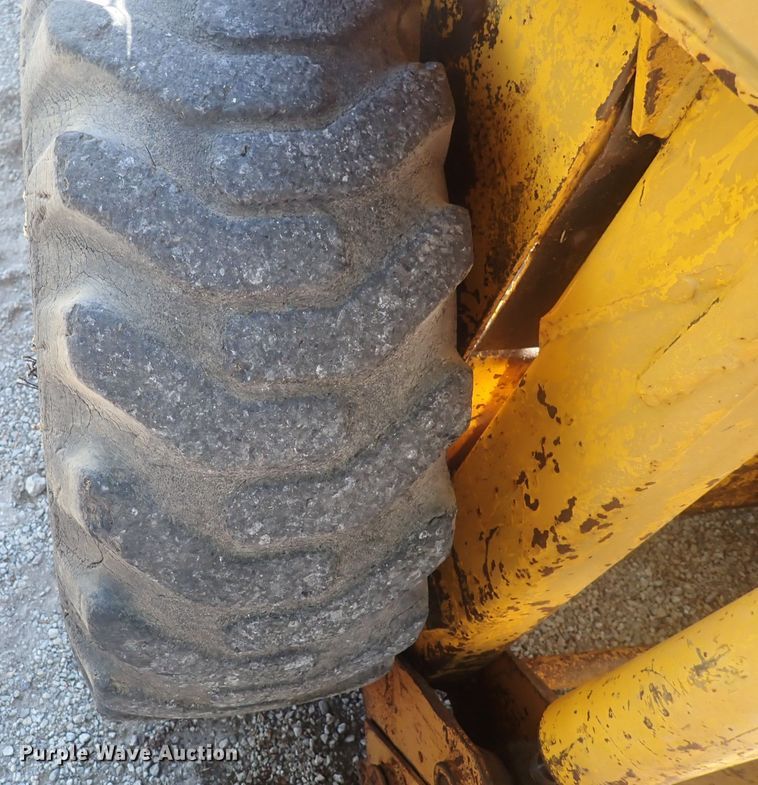 image for item DQ3012 1974 Case 1830  skid steer loader