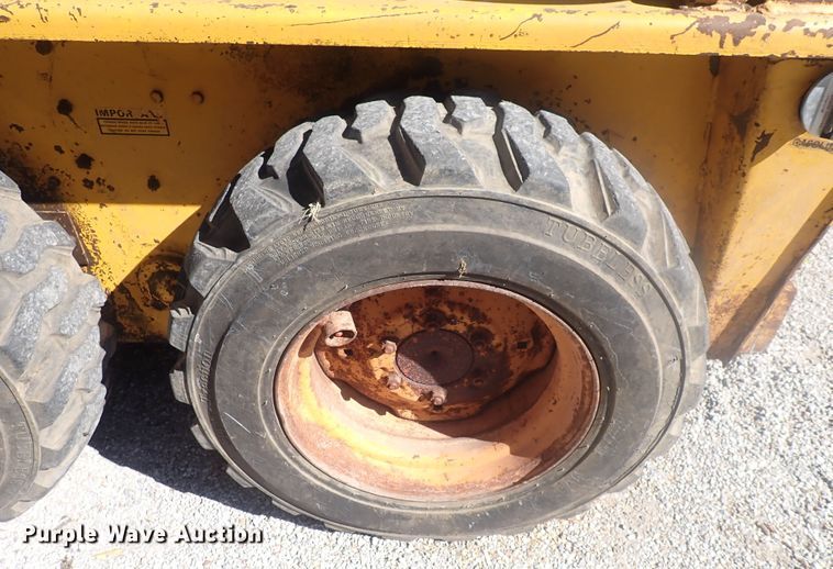 image for item DQ3012 1974 Case 1830  skid steer loader