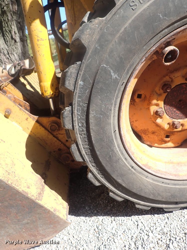 image for item DQ3012 1974 Case 1830  skid steer loader