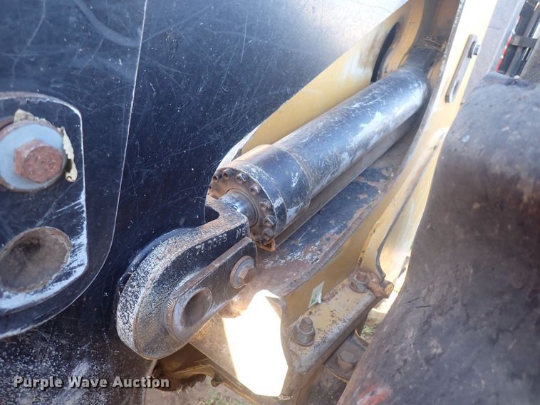 image for item DQ3022 2013 Caterpillar 563C  feller buncher