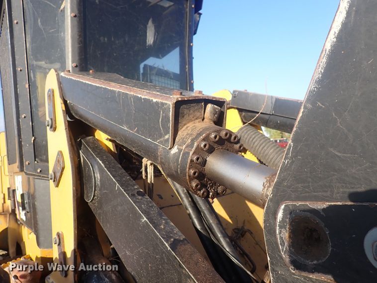 image for item DQ3022 2013 Caterpillar 563C  feller buncher