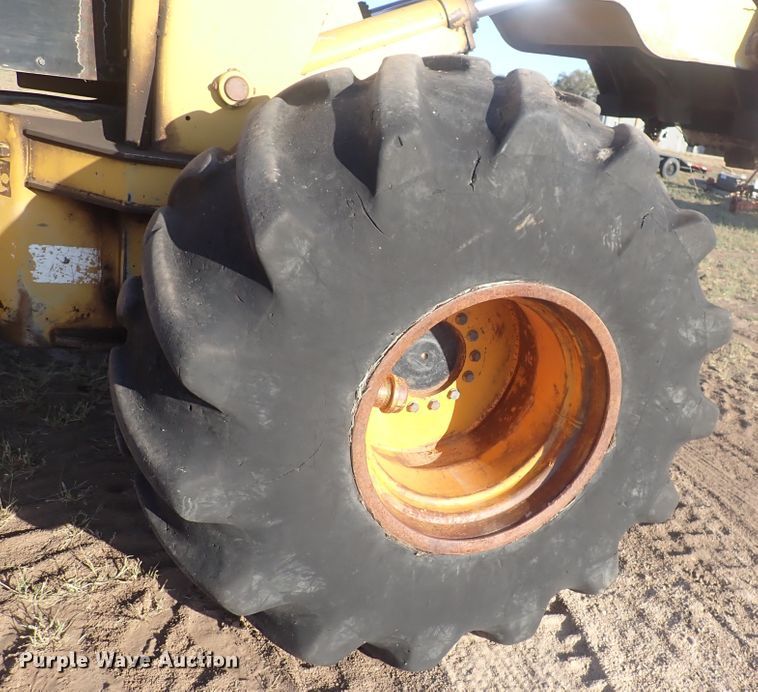 image for item DQ3023 Caterpillar 563  feller buncher