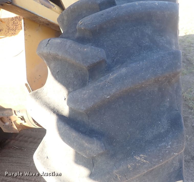 image for item DQ3023 Caterpillar 563  feller buncher