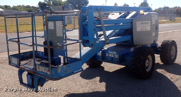 image for item DQ3025 Genie Z45/25  boom lift