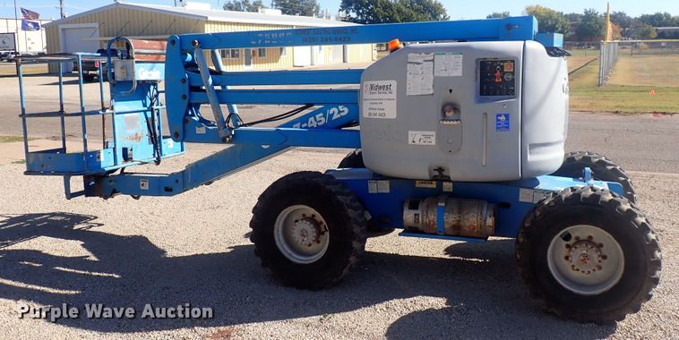 image for item DQ3025 Genie Z45/25  boom lift