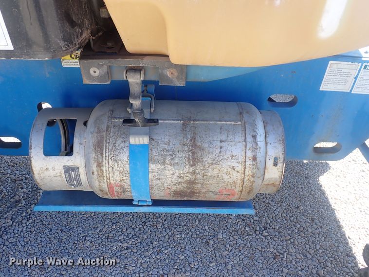 image for item DQ3025 Genie Z45/25  boom lift