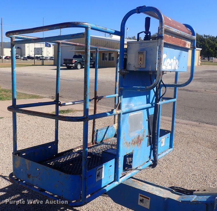 image for item DQ3025 Genie Z45/25  boom lift