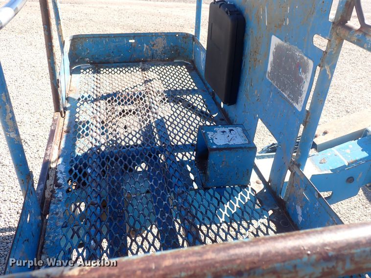 image for item DQ3025 Genie Z45/25  boom lift