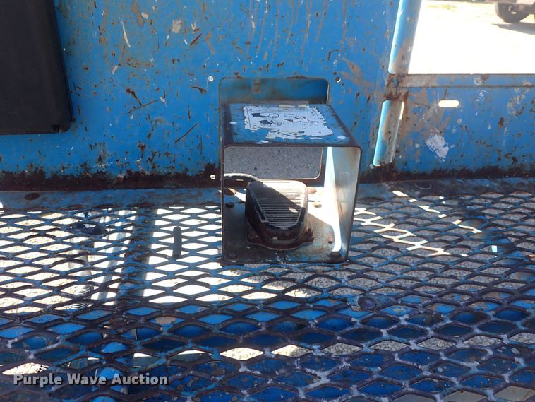 image for item DQ3025 Genie Z45/25  boom lift