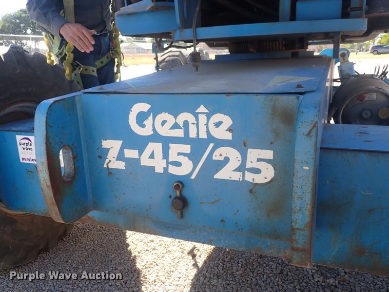 image for item DQ3025 Genie Z45/25  boom lift