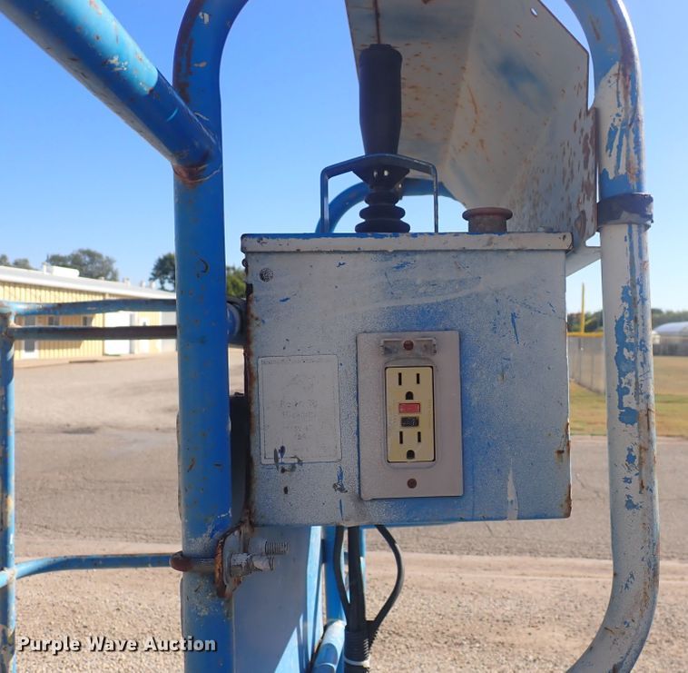 image for item DQ3025 Genie Z45/25  boom lift