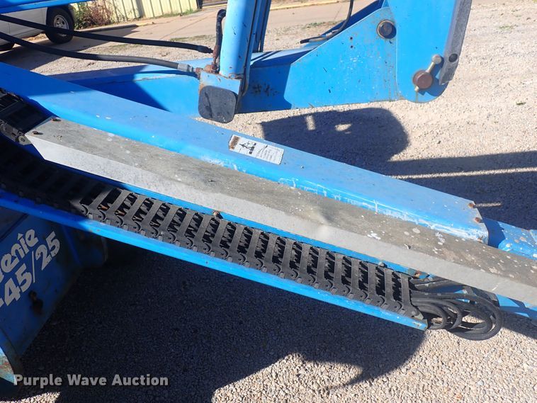 image for item DQ3025 Genie Z45/25  boom lift