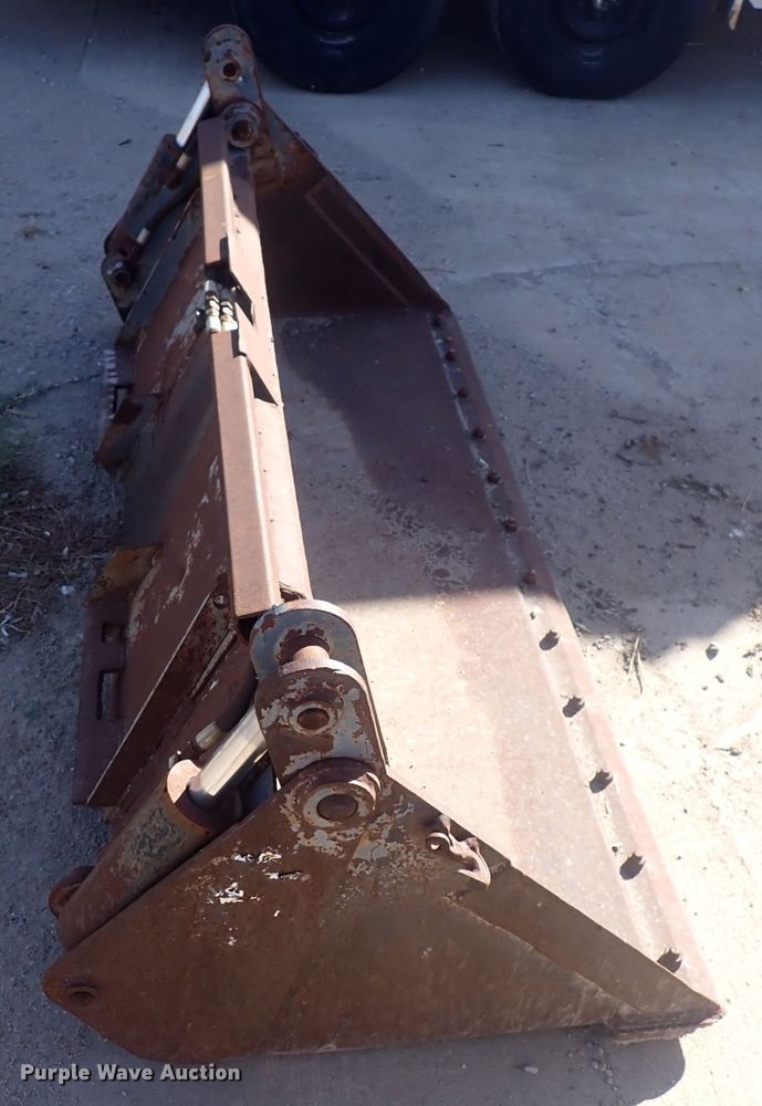 72" W skid steer fourinone bucket in Wichita, KS Item DQ3044 sold