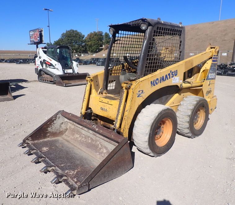 image for item DQ3047 2005 Komatsu 1020T  skid steer loader