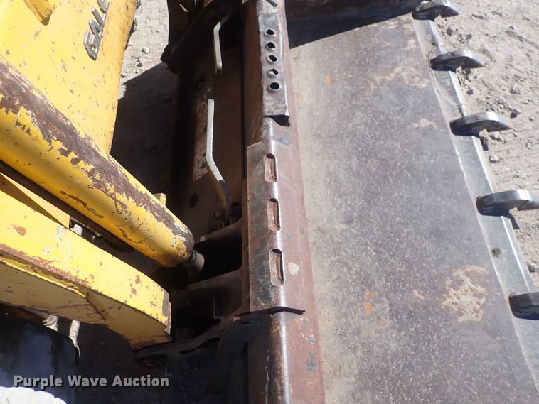 image for item DQ3047 2005 Komatsu 1020T  skid steer loader