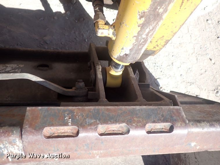 image for item DQ3047 2005 Komatsu 1020T  skid steer loader