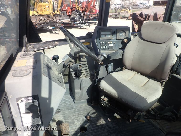 image for item DQ3070 Ford 555D  backhoe