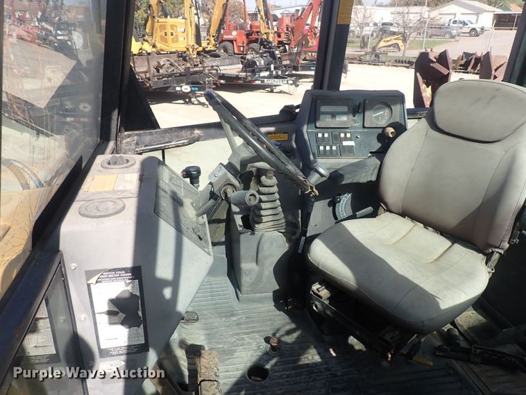 image for item DQ3070 Ford 555D  backhoe