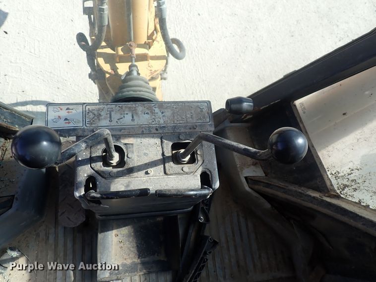 image for item DQ3070 Ford 555D  backhoe