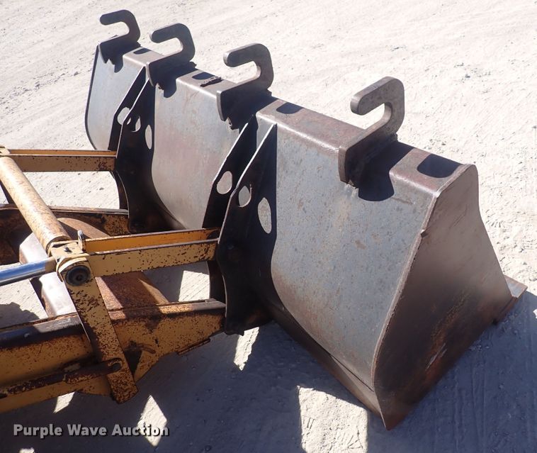 image for item DQ3070 Ford 555D  backhoe