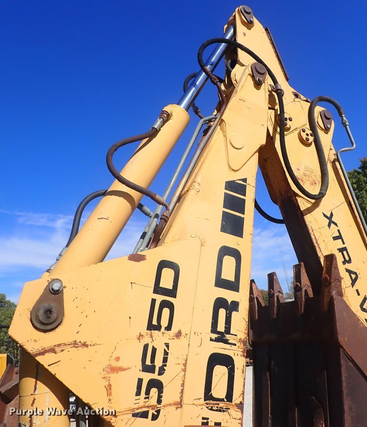 image for item DQ3070 Ford 555D  backhoe