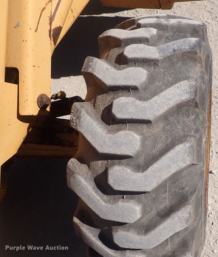 image for item DQ3070 Ford 555D  backhoe