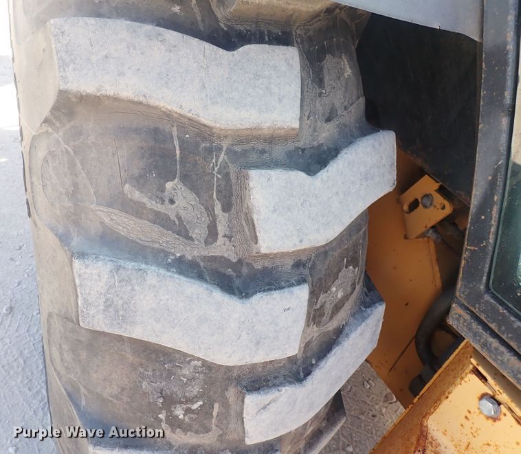 image for item DQ3070 Ford 555D  backhoe