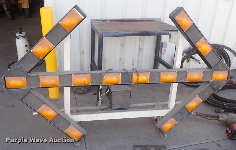 image for item DQ3073 Arrow board