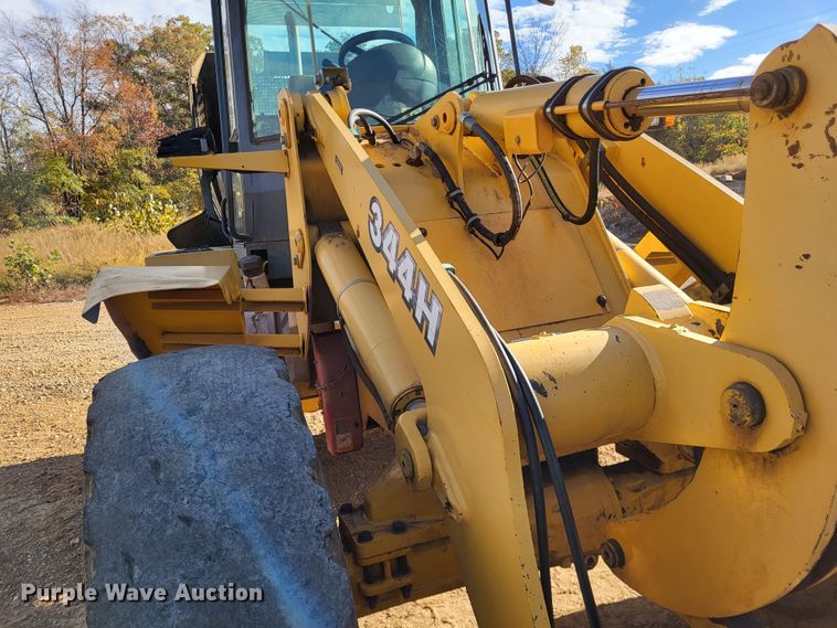 image for item DR0156 2003 John Deere 344H  wheel loader