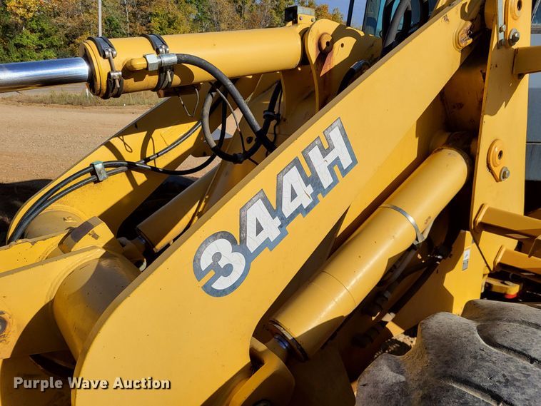 image for item DR0156 2003 John Deere 344H  wheel loader