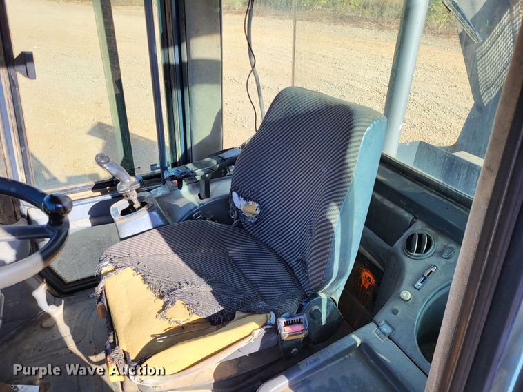 image for item DR0156 2003 John Deere 344H  wheel loader