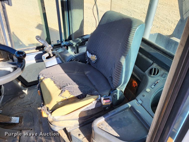 image for item DR0156 2003 John Deere 344H  wheel loader