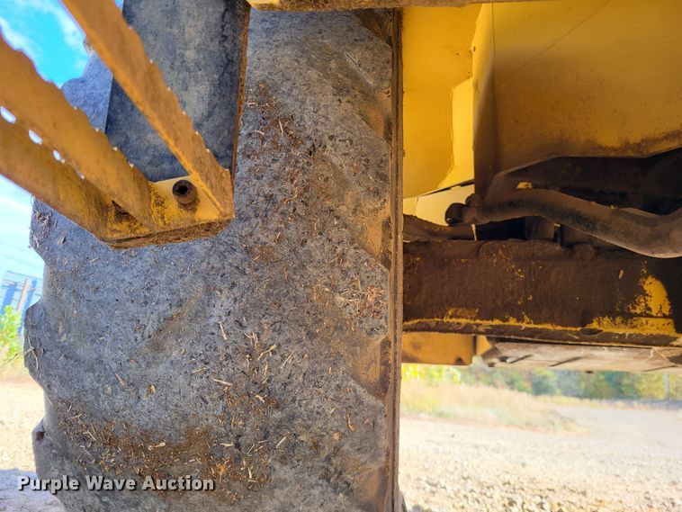 image for item DR0156 2003 John Deere 344H  wheel loader