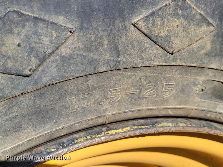 image for item DR0156 2003 John Deere 344H  wheel loader