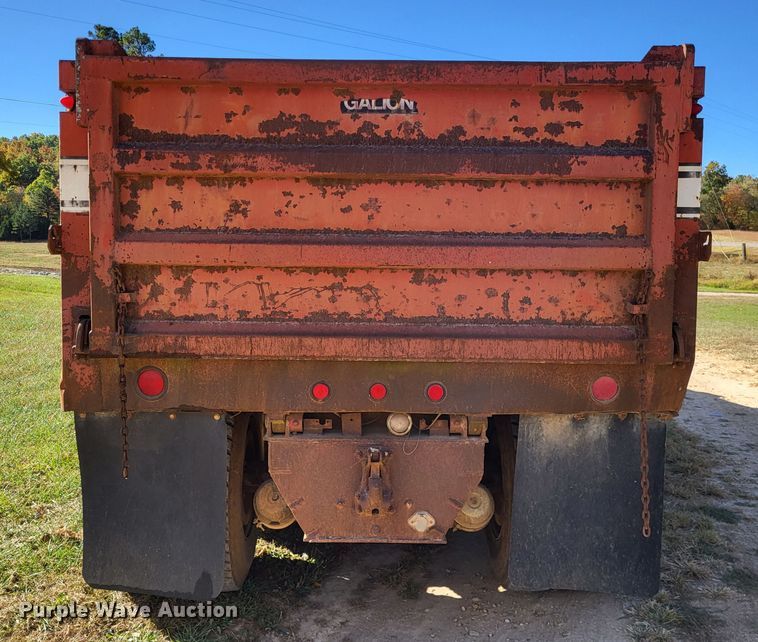 image for item DR0158 1977 Ford 9000  dump truck