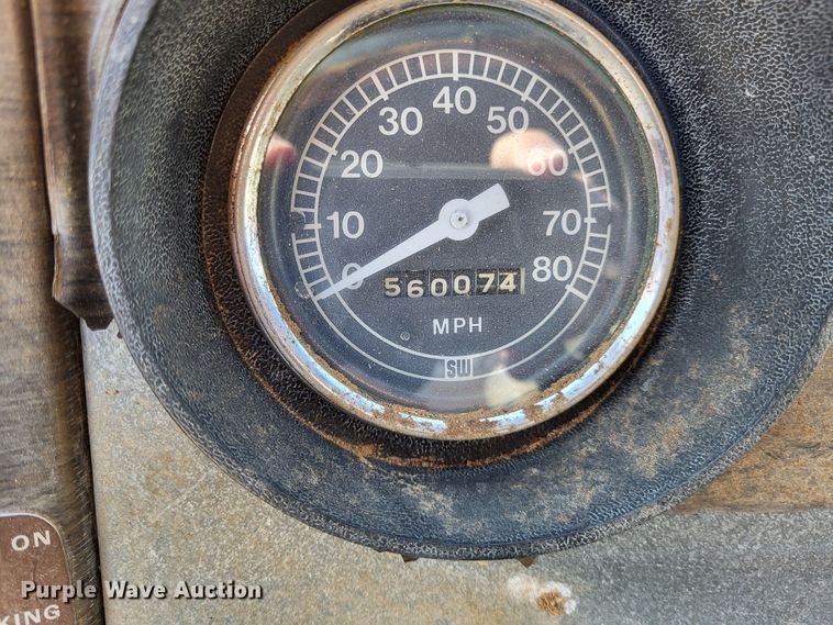 image for item DR0158 1977 Ford 9000  dump truck