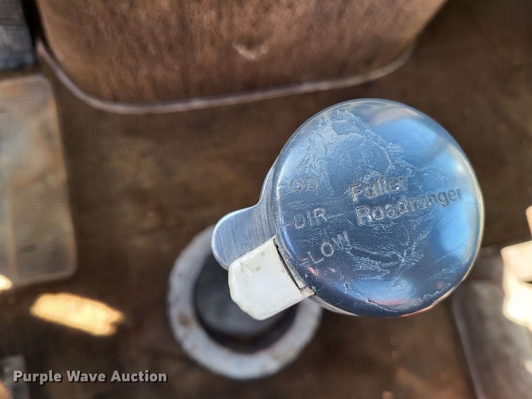 image for item DR0158 1977 Ford 9000  dump truck