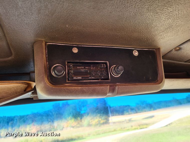 image for item DR0158 1977 Ford 9000  dump truck