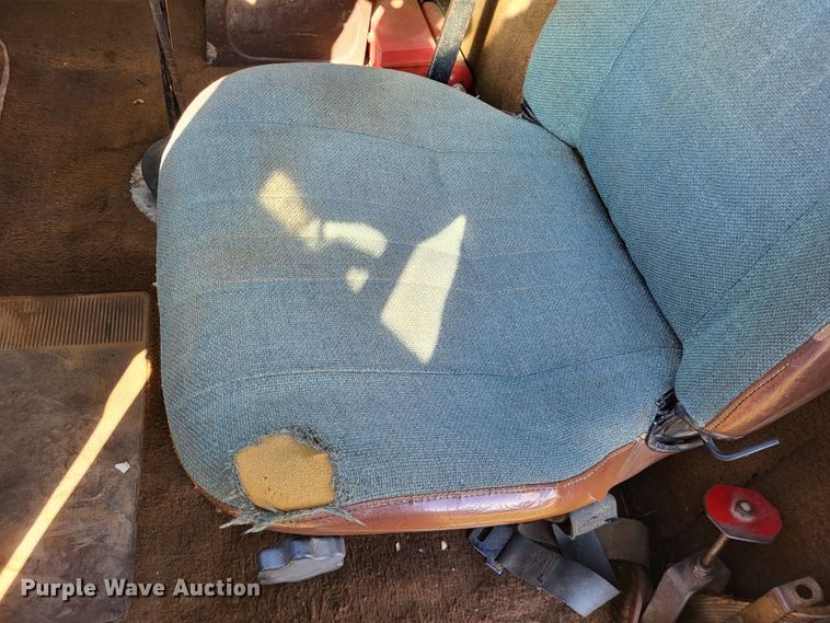 image for item DR0158 1977 Ford 9000  dump truck