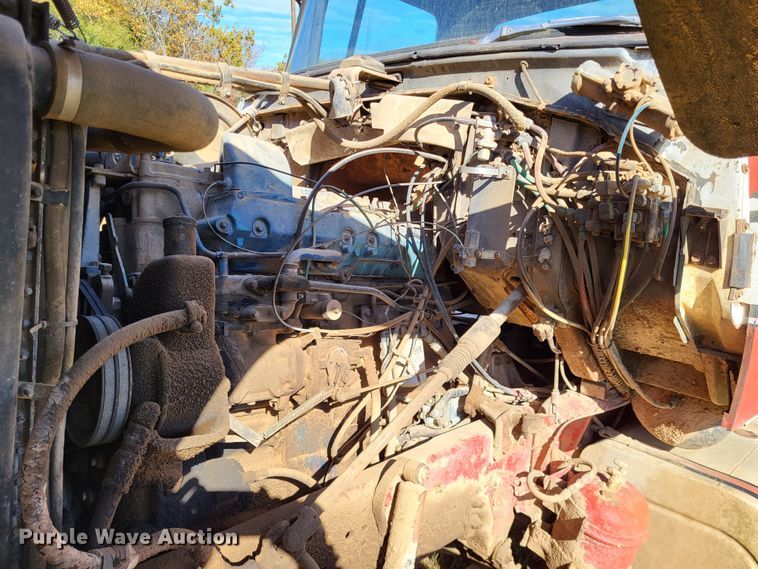 image for item DR0158 1977 Ford 9000  dump truck