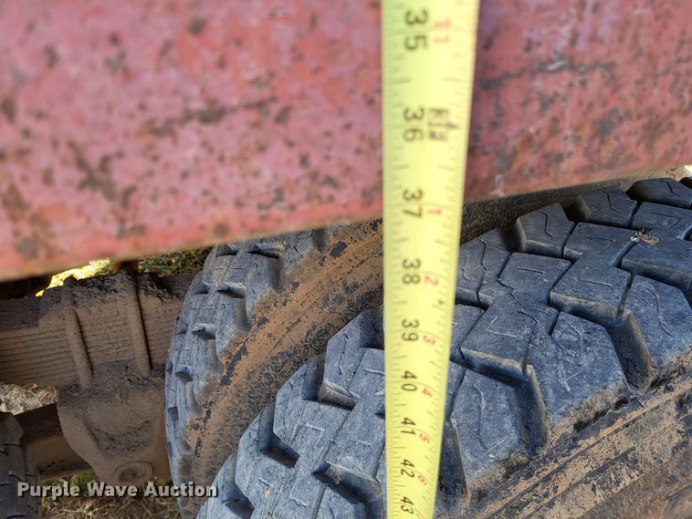 image for item DR0158 1977 Ford 9000  dump truck