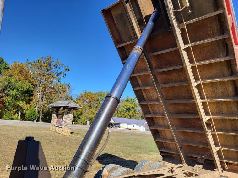 image for item DR0158 1977 Ford 9000  dump truck