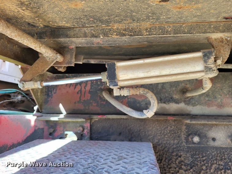 image for item DR0158 1977 Ford 9000  dump truck