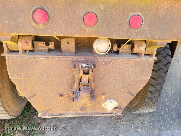 image for item DR0158 1977 Ford 9000  dump truck