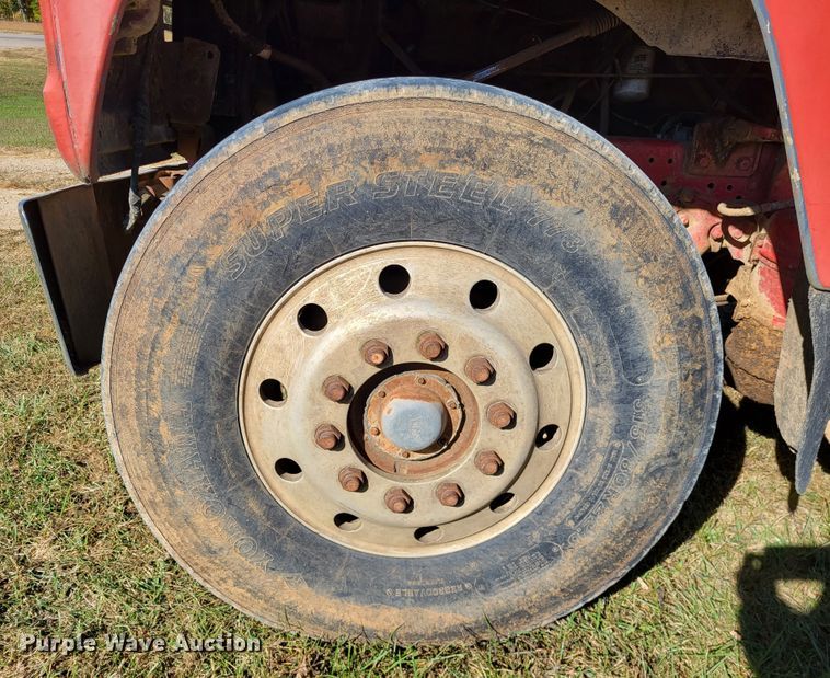 image for item DR0158 1977 Ford 9000  dump truck