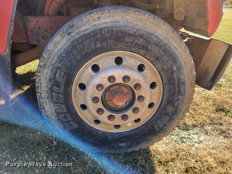 image for item DR0158 1977 Ford 9000  dump truck