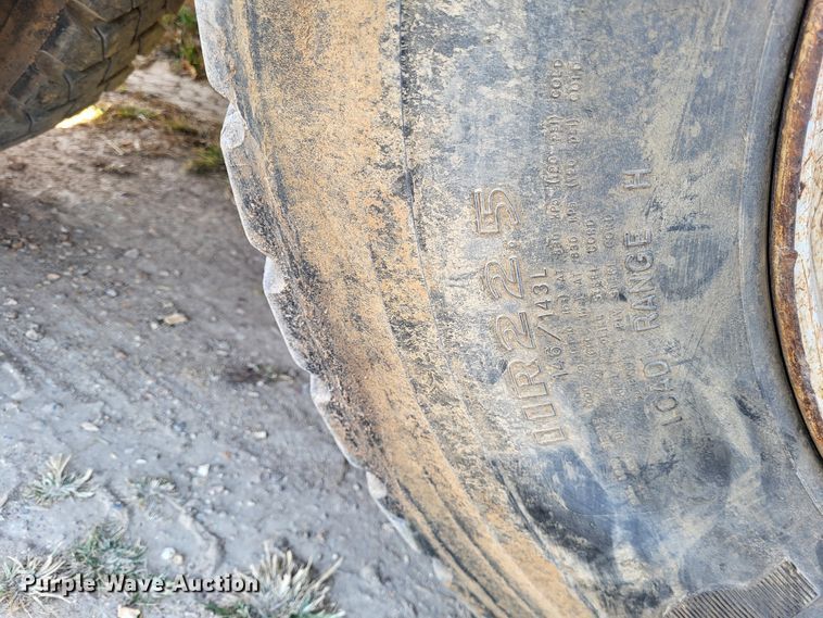 image for item DR0158 1977 Ford 9000  dump truck